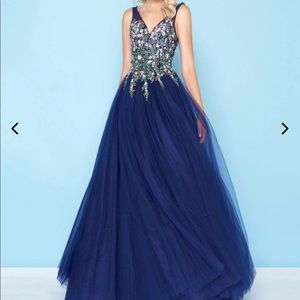 Beautiful Mac Duggal dress